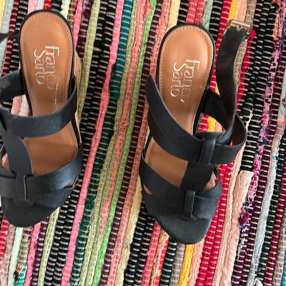 Sandals almost new used 1x size 6 - Picture 6 of 6